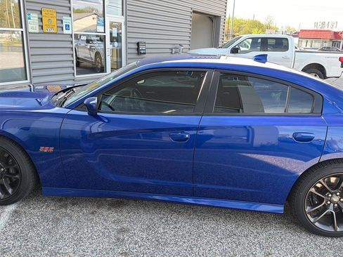 Used 2020 Dodge Charger Scat Pack image 2