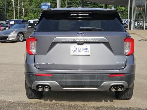 Used 2022 Ford Explorer Platinum w/ Equipment Group 601A AWD/4WD image 5