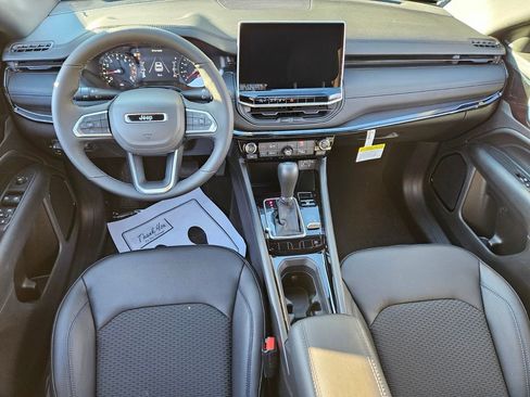 New 2026 Jeep Compass Latitude image 8