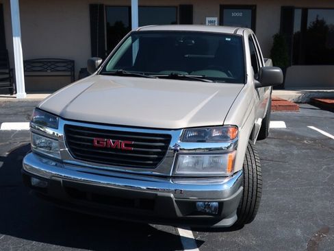 Used 2004 GMC Canyon SLE image 2