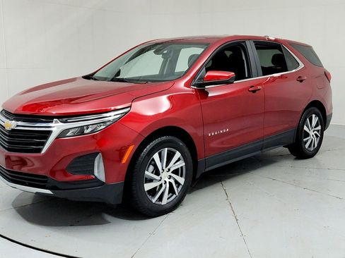 Used 2024 Chevrolet Equinox LT w/ LPO, Floor Liner Package image 1