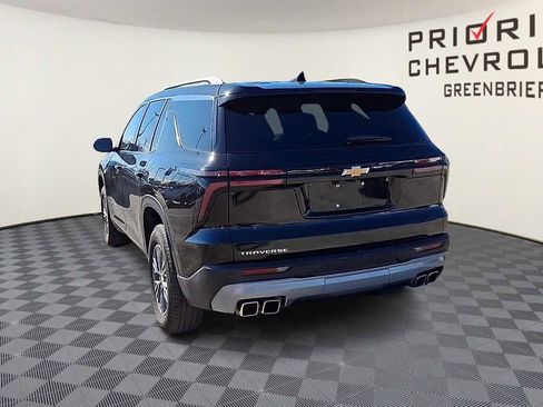 Used 2025 Chevrolet Traverse LT image 7