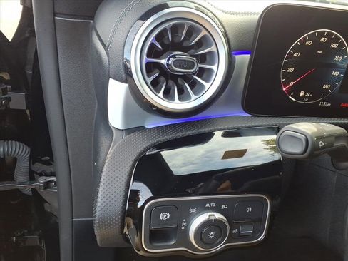 Used 2025 Mercedes-Benz CLA 250 image 28