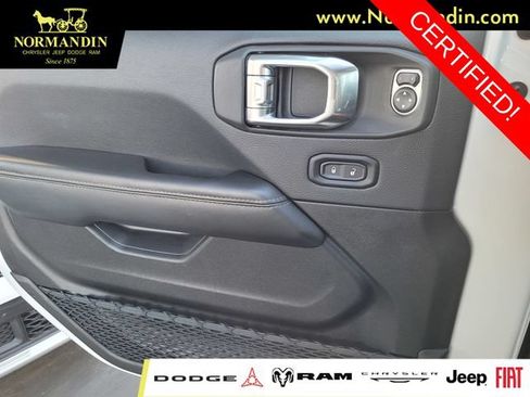 Certified 2025 Jeep Wrangler Unlimited Sahara AWD/4WD image 15
