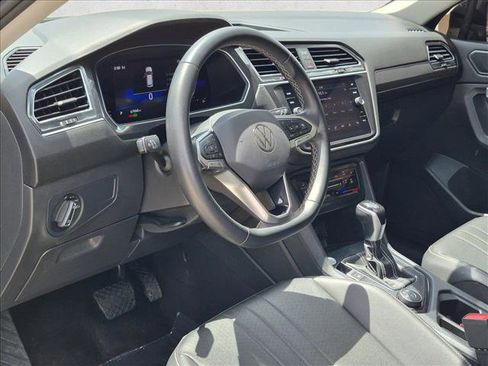 Used 2022 Volkswagen Tiguan SE AWD/4WD image 10