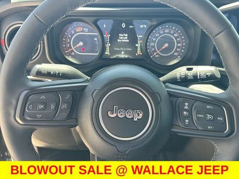 Used 2026 Jeep Wrangler Unlimited Rubicon AWD/4WD image 17