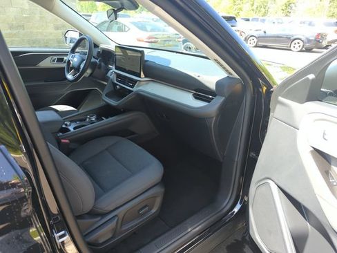 Certified 2025 Ford Explorer Active AWD/4WD image 26