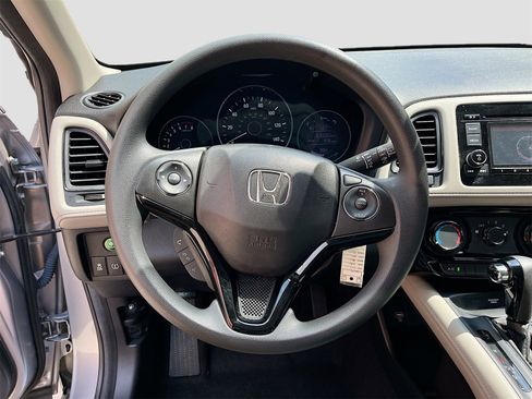 Used 2019 Honda HR-V LX image 11