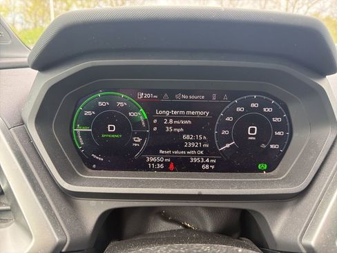 Used 2022 Audi Q4 e-tron Prestige image 7