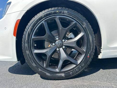 Used 2022 Chrysler 300 Touring L RWD image 12