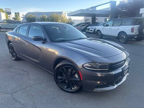 Used 2022 Dodge Charger SXT AWD/4WD image 3