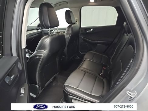 Used 2022 Ford Escape SEL w/ Technology Package image 31
