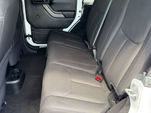 Used 2017 Jeep Wrangler Unlimited Sport w/ Connectivity Group AWD/4WD image 27