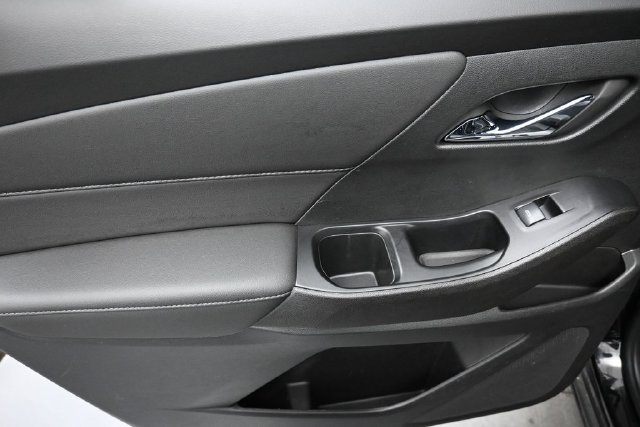 Used 2023 Chevrolet Traverse LT FWD image 20