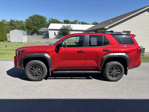 Certified 2026 Toyota 4Runner SR5 AWD/4WD image 7