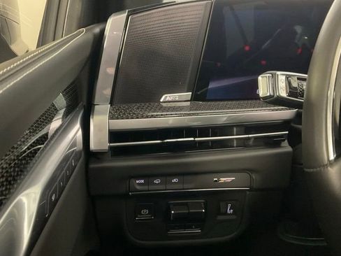Used 2025 Cadillac Escalade V AWD/4WD image 17
