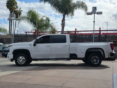 Used 2024 Chevrolet Silverado 3500 LT image 11
