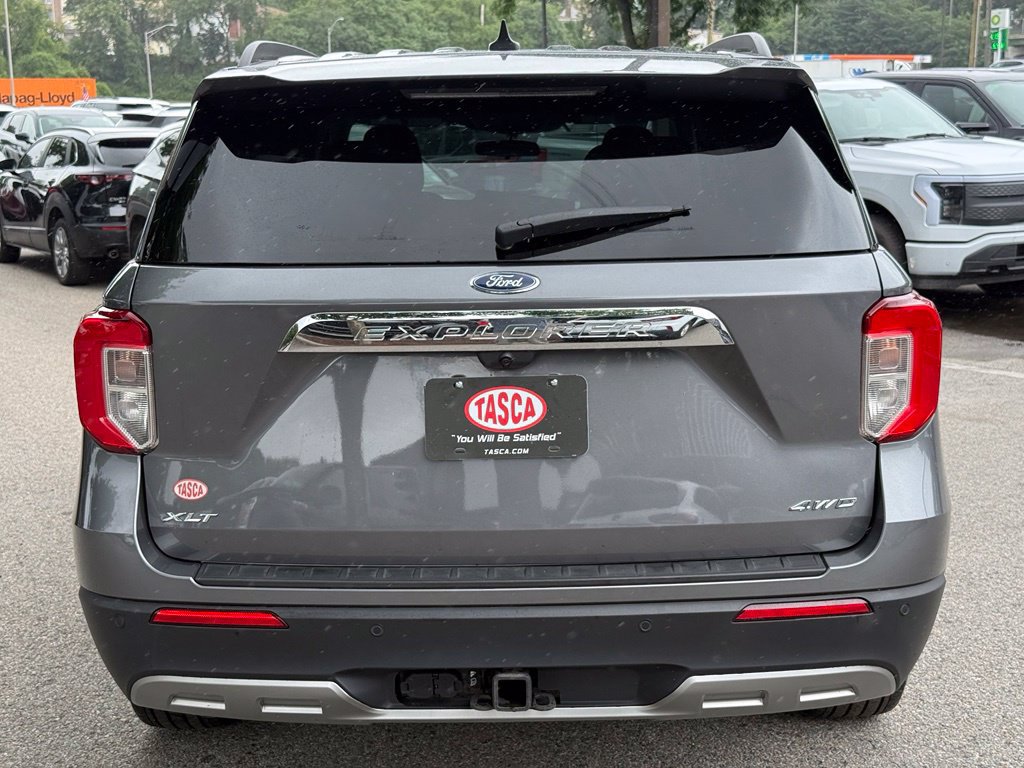 Used 2023 Ford Explorer XLT w/ Equipment Group 202A AWD/4WD image 9
