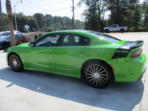 Used 2017 Dodge Charger R/T RWD image 10