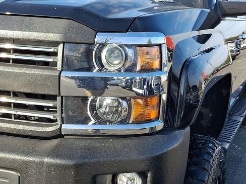 Used 2019 Chevrolet Silverado 2500 LTZ w/ Duramax Plus Package image 11