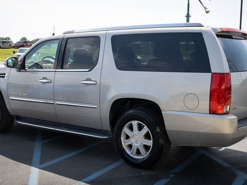 Used 2008 Cadillac Escalade ESV AWD image 21
