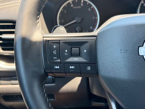 Used 2025 Nissan Rogue SV FWD image 28