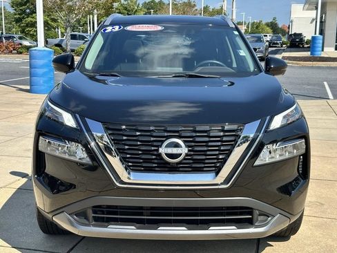 Used 2023 Nissan Rogue SL image 2