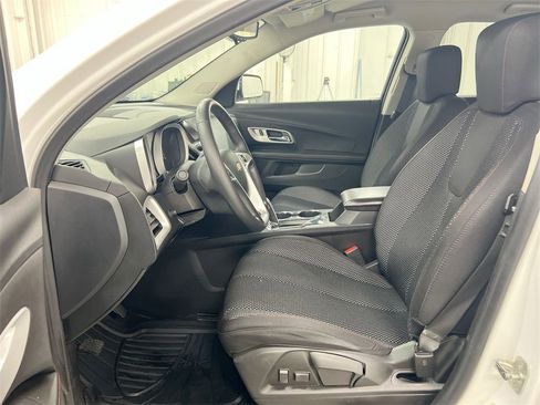 Used 2015 Chevrolet Equinox LT image 18