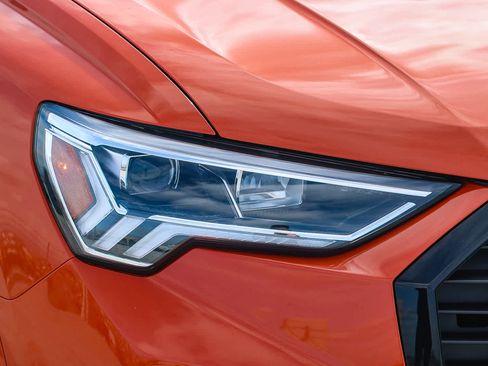 Used 2025 Audi Q3 2.0T Premium w/ Convenience Package image 4