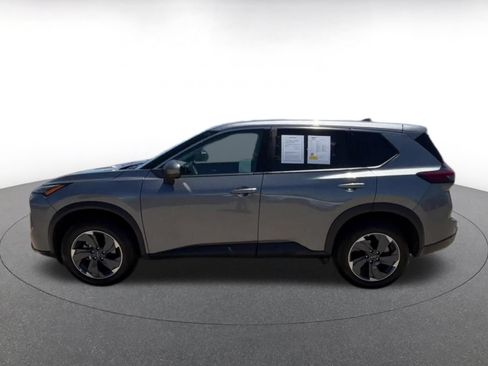 Used 2025 Nissan Rogue SV FWD image 8