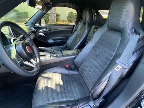 Used 2017 FIAT 124 Spider Abarth RWD image 12