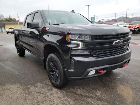 Used 2021 Chevrolet Silverado 1500 LT Trail Boss image 3