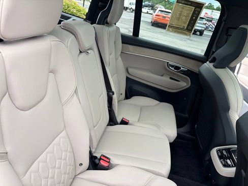 Certified 2025 Volvo XC90 B5 Core w/ Climate Package AWD/4WD image 38