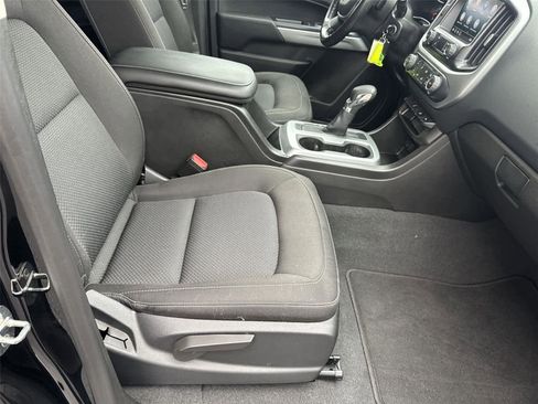 Used 2022 Chevrolet Colorado LT w/ LT Convenience Package AWD/4WD image 15