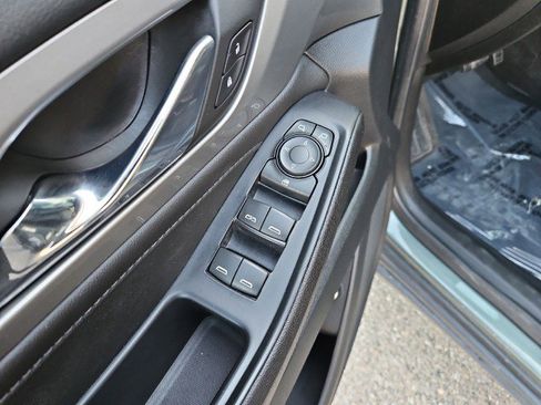 Used 2022 Chevrolet Traverse LT image 10