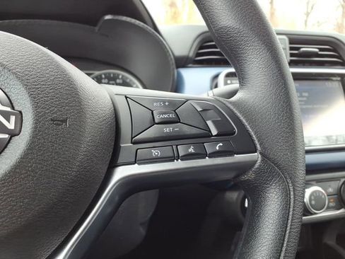 Used 2025 Nissan Versa SV image 19