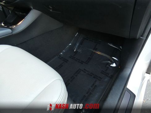 Used 2014 Toyota Avalon Limited FWD image 32