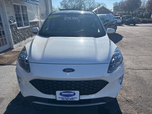 Used 2020 Ford Escape Titanium image 9