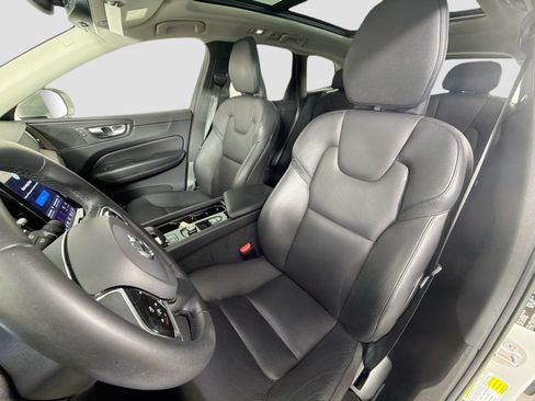 Certified 2023 Volvo XC60 B5 Plus w/ Climate Package AWD/4WD image 21