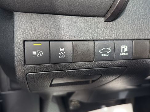 Used 2022 Toyota Camry SE w/ Convenience Package FWD image 27