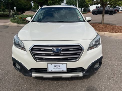 Used 2017 Subaru Outback 3.6R Touring AWD/4WD image 8