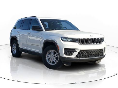 Used 2024 Jeep Grand Cherokee Laredo w/ Luxury Tech Group I AWD/4WD image 1