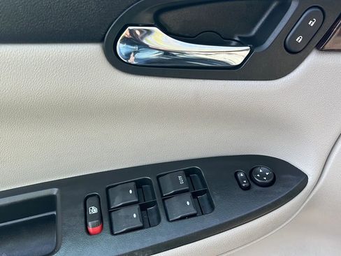 Used 2012 Chevrolet Impala LTZ image 13