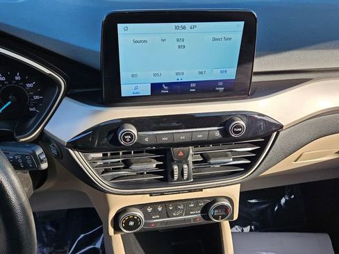 Used 2020 Ford Escape SE image 17