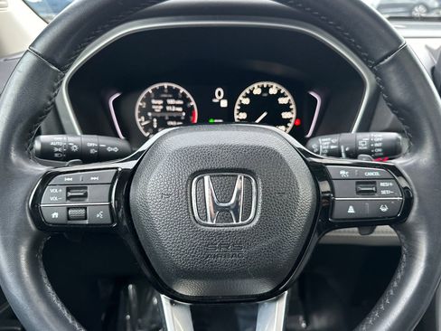 Used 2025 Honda Pilot Touring image 17