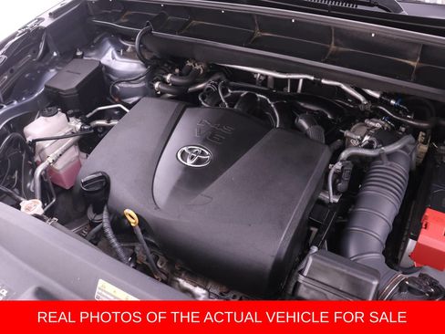 Used 2022 Toyota Highlander Platinum AWD/4WD image 17