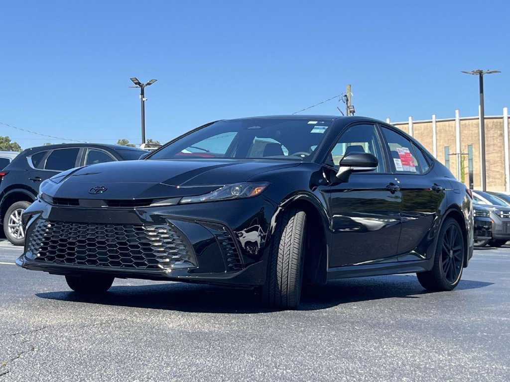 New 2026 Toyota Camry Hybrid FWD image 6