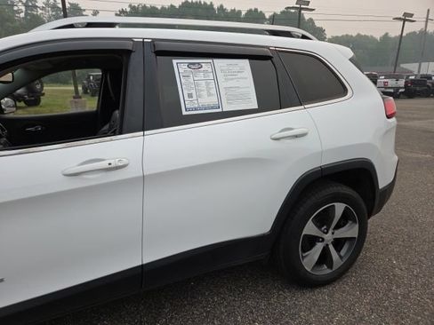 Used 2019 Jeep Cherokee Limited AWD/4WD image 32