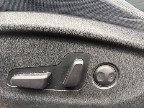 Used 2019 Kia Sorento LX image 13