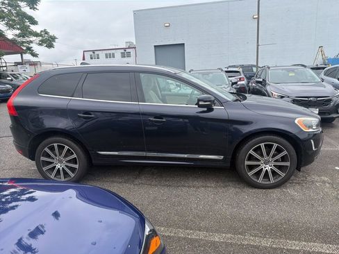 Used 2017 Volvo XC60 T6 Inscription w/ Preferred Option Package AWD/4WD image 4
